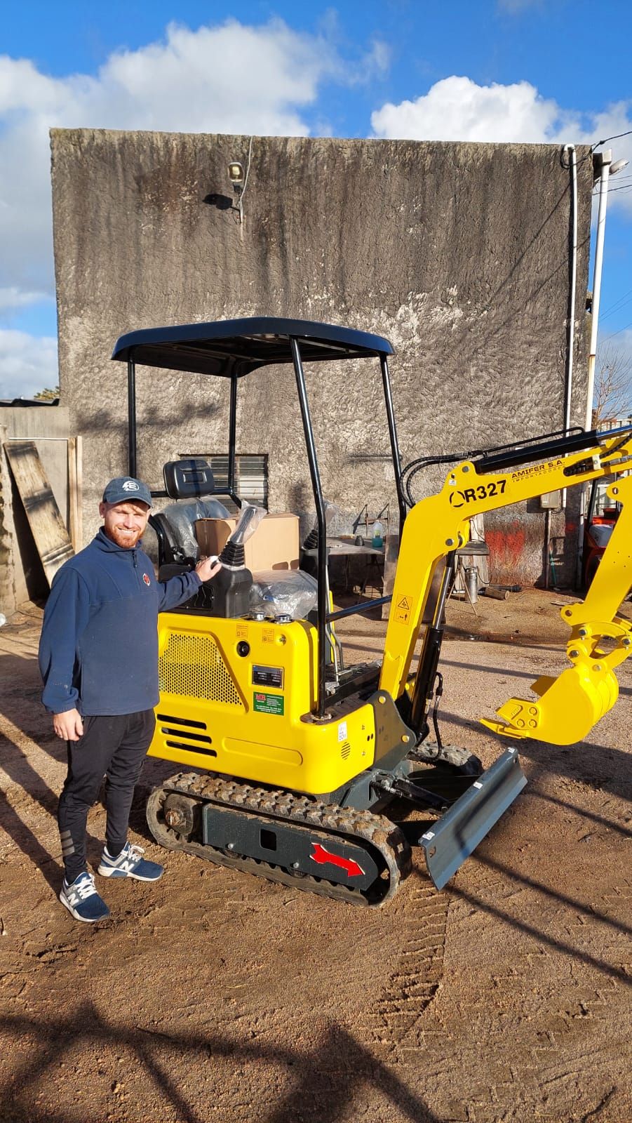 Miniexcavadoras y equipos de obra entregado por AMIFER S.A.