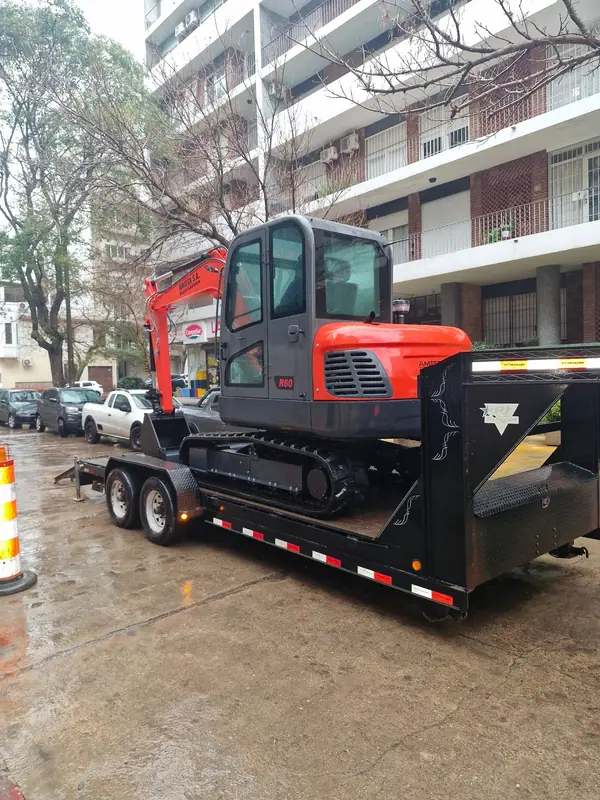 Miniexcavadoras y equipos de obra entregado por AMIFER S.A.
